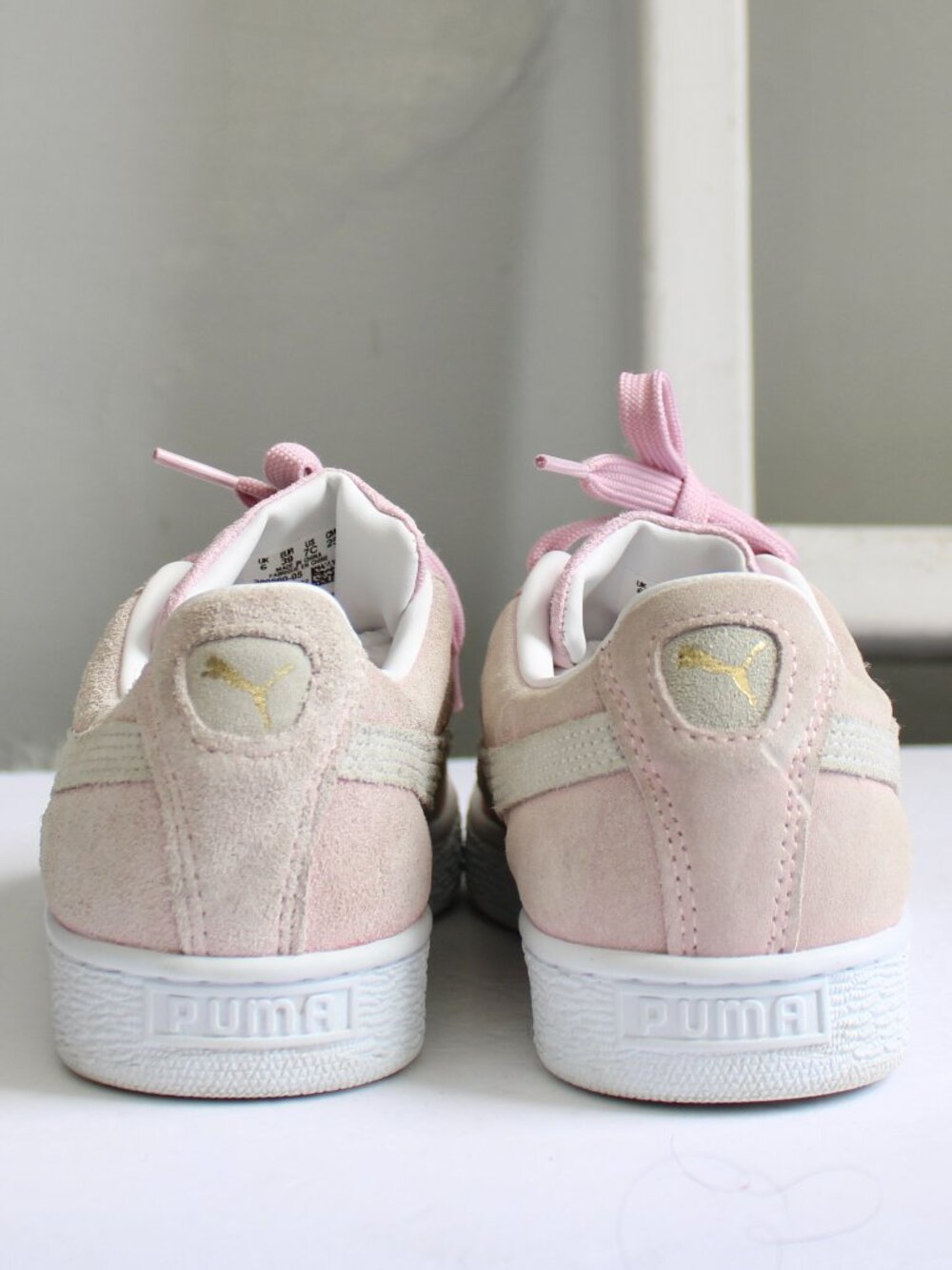 Puma Women's Suede Classic Embossed Sneakers Pink White Size 7 - Picture 3 of 8